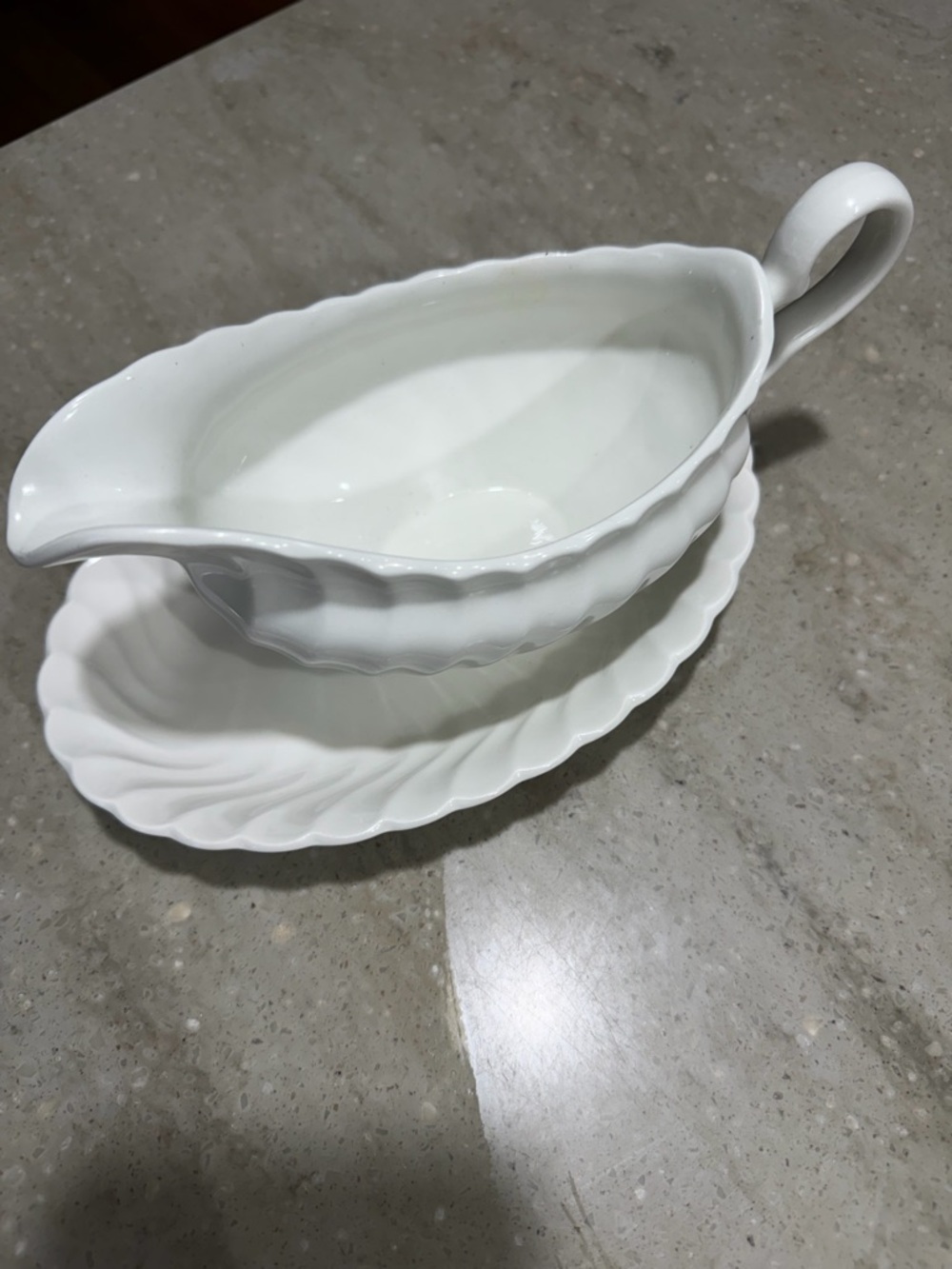 Vintage Johnson Brothers White Ironstone Gravy Boat with Underplate - Picture 3 of 10